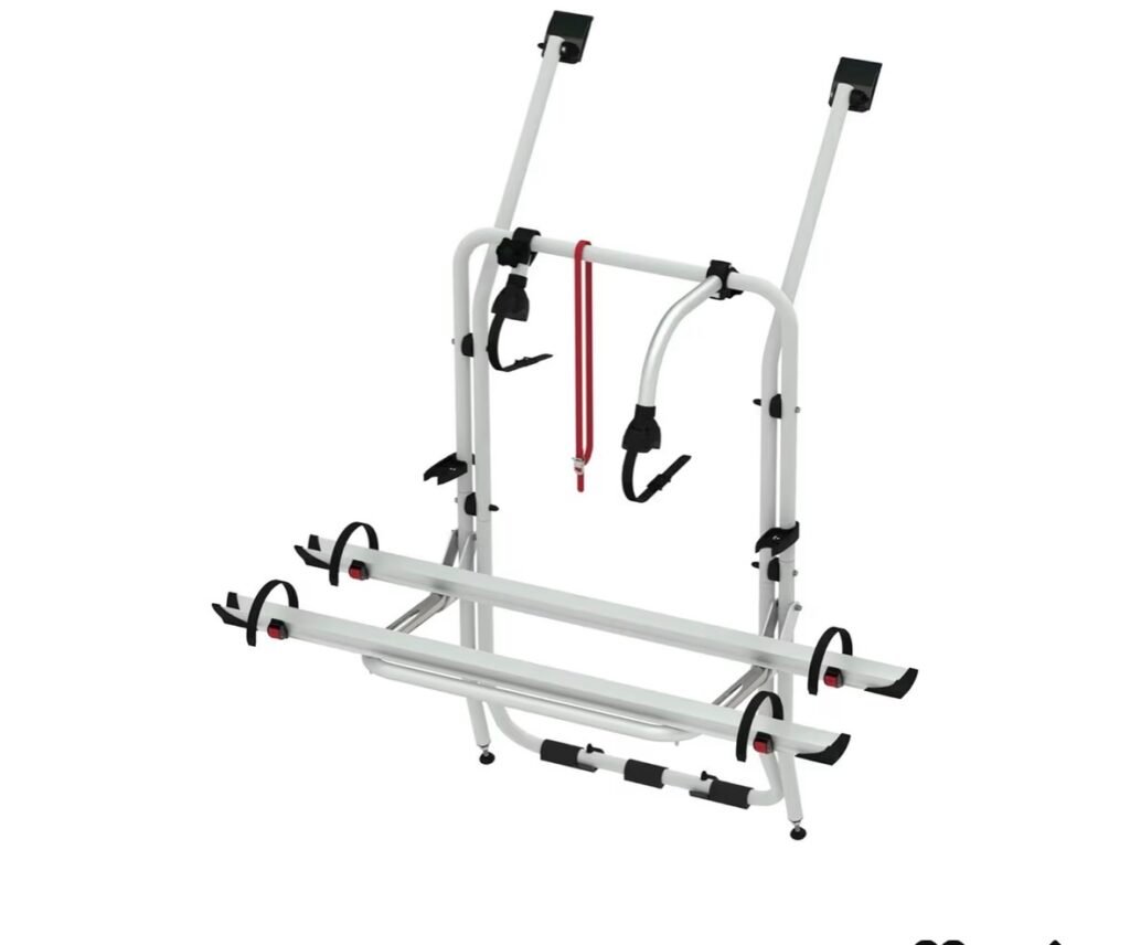 Fiamma Carry-Bike, portabicicletas de alta calidad para autocaravanas, furgonetas y caravanas, con estructura de aluminio ligera y resistente, sistema de montaje seguro y capacidad para transportar varias bicicletas con total estabilidad.