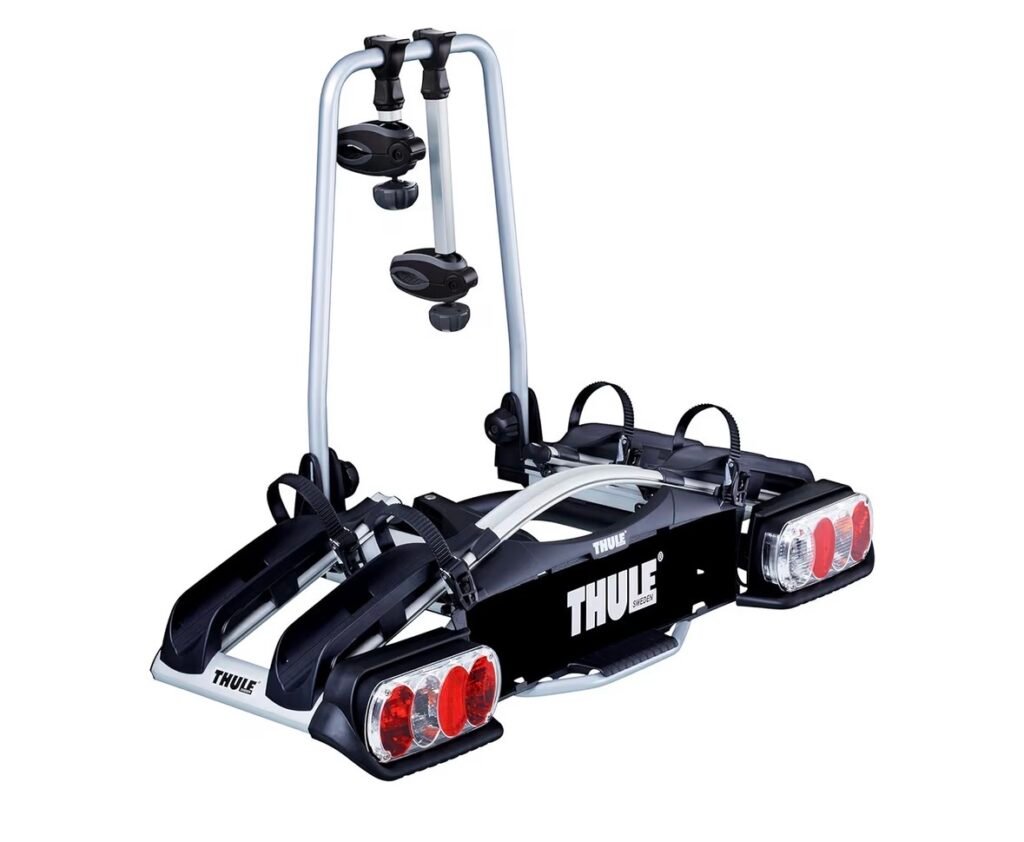 Thule EuroWay G2 920, portabicicletas de bola compacto y ligero con capacidad para dos bicicletas, sistema de montaje rápido, función de inclinación para acceder al maletero y luces traseras integradas, ideal para viajes seguros y cómodos.