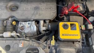 Hummer H10T arrancando una batería 